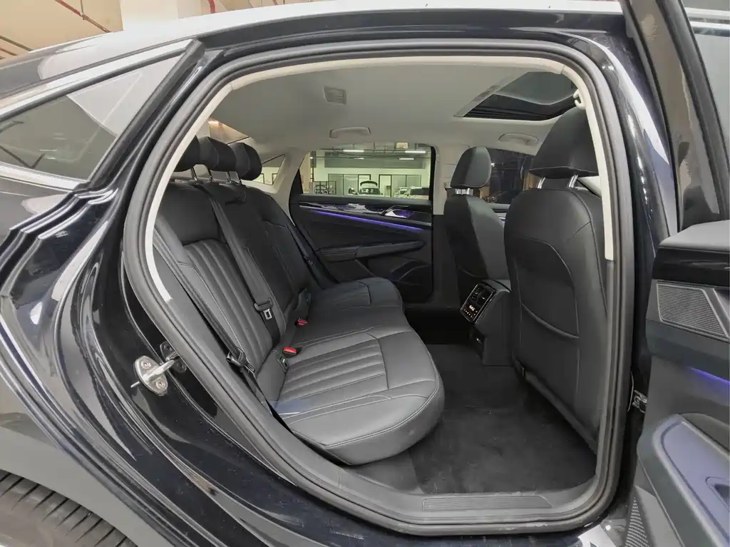 Volkswagen Passat — миниатюра 11