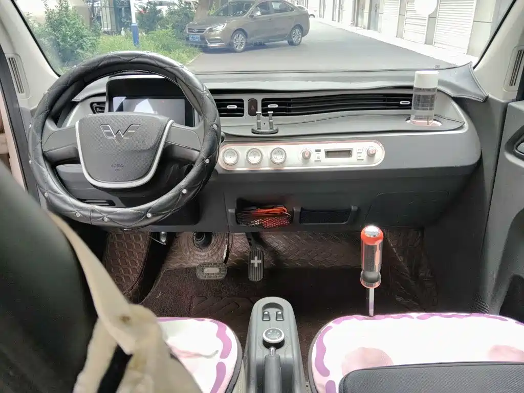 Wuling MINIEV — миниатюра 10