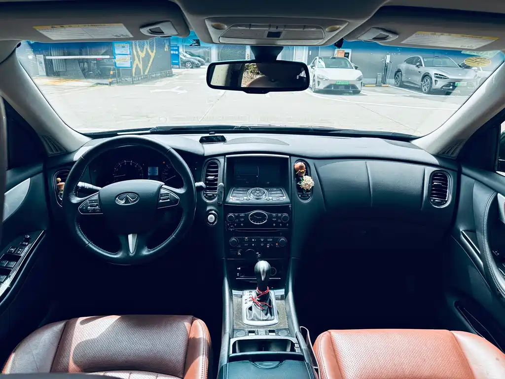 Infiniti QX50 — миниатюра 17