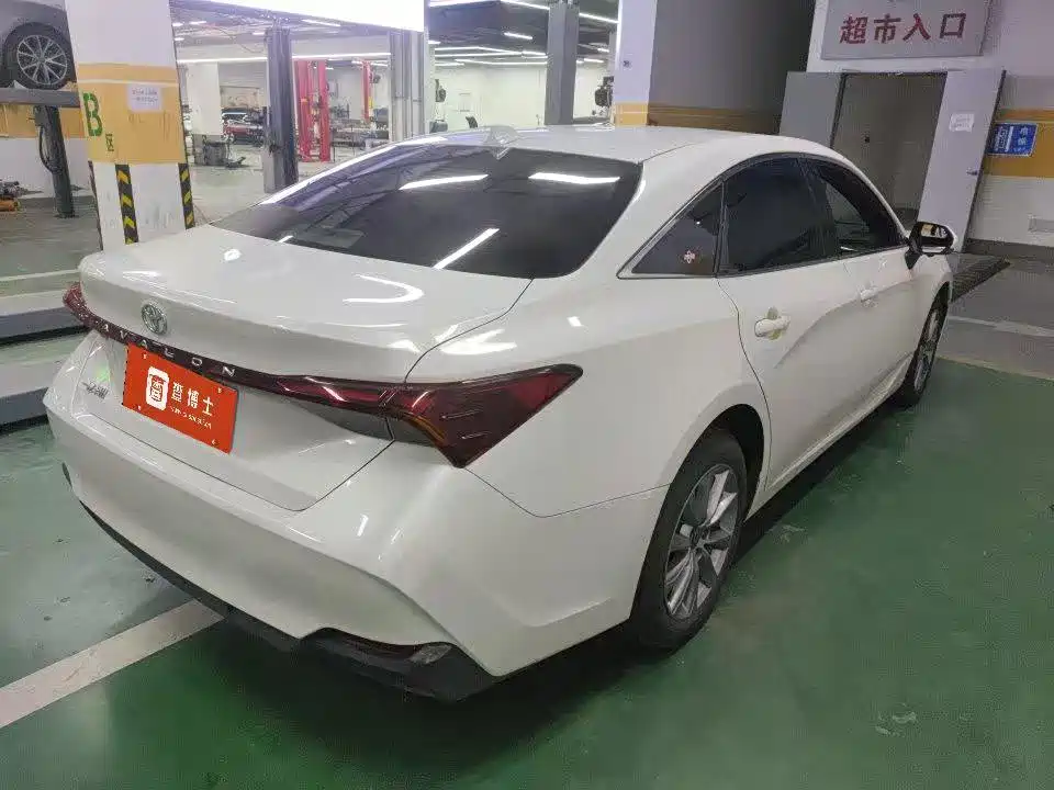 Toyota Avalon — миниатюра 5