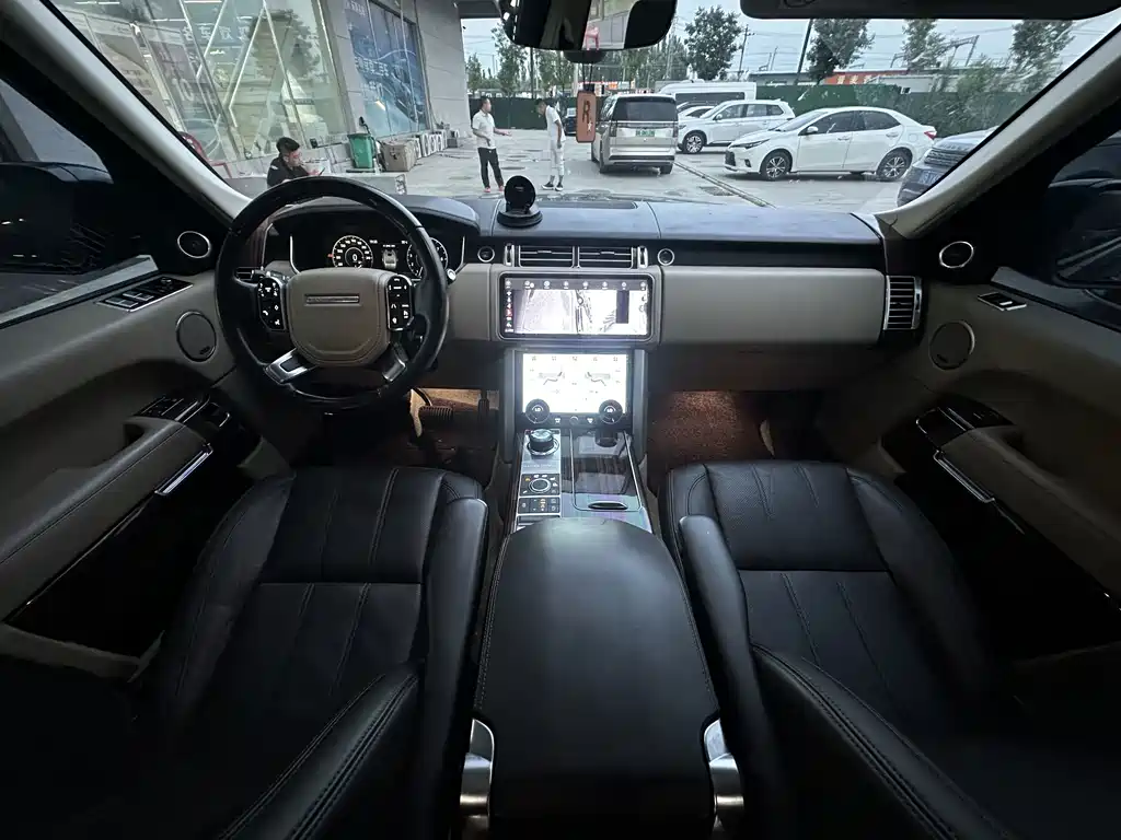 Land Rover Range Rover — миниатюра 5