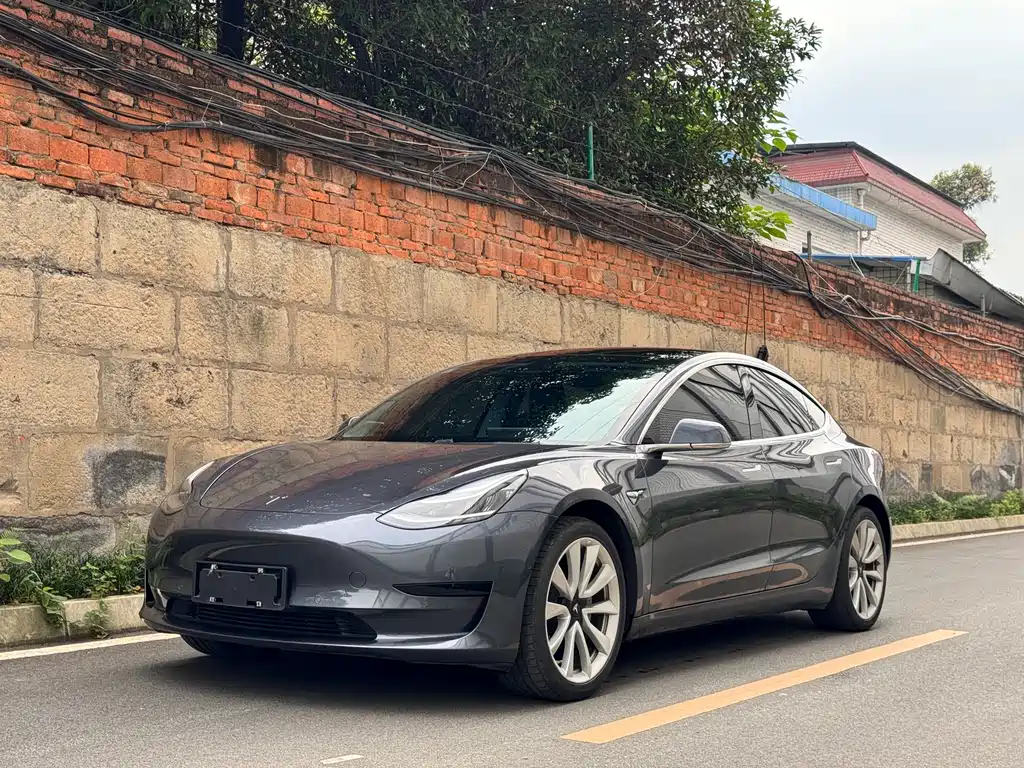 Tesla Model 3 2020