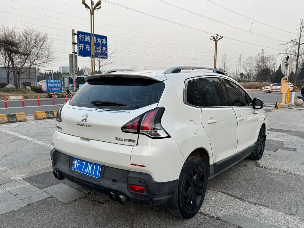 PEUGEOT 3008