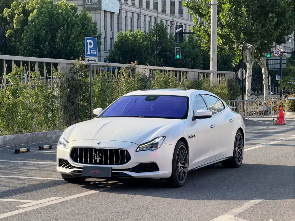 Maserati Quattroporte