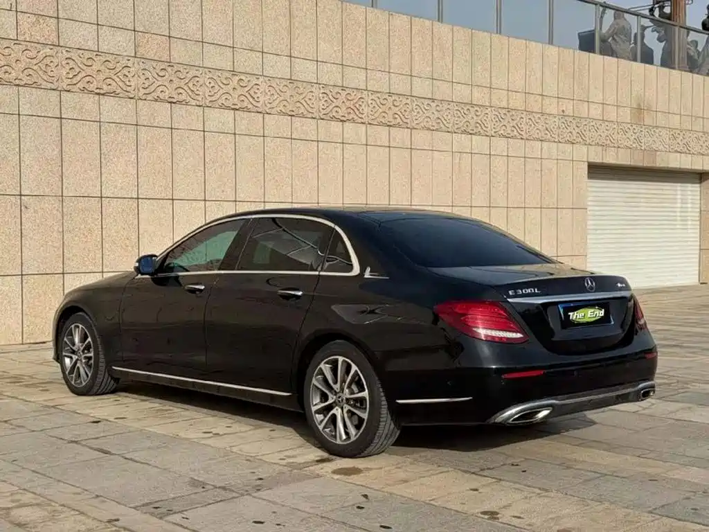 Mercedes-Benz E-Class — миниатюра 7