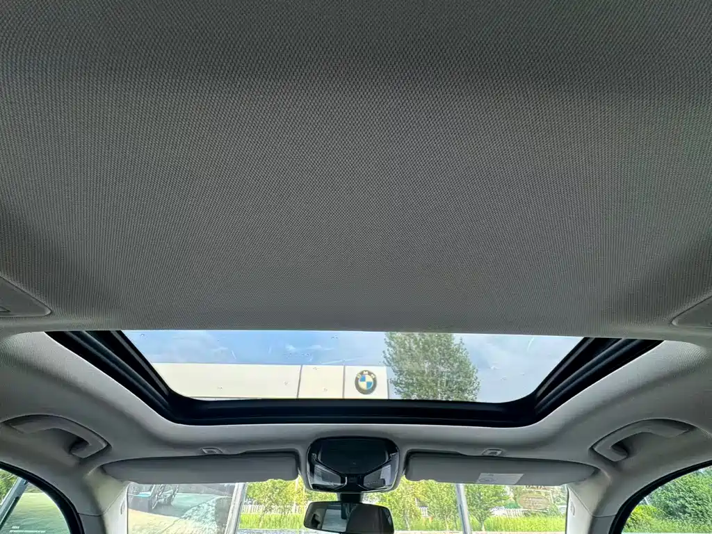 BMW 5 Series — миниатюра 12
