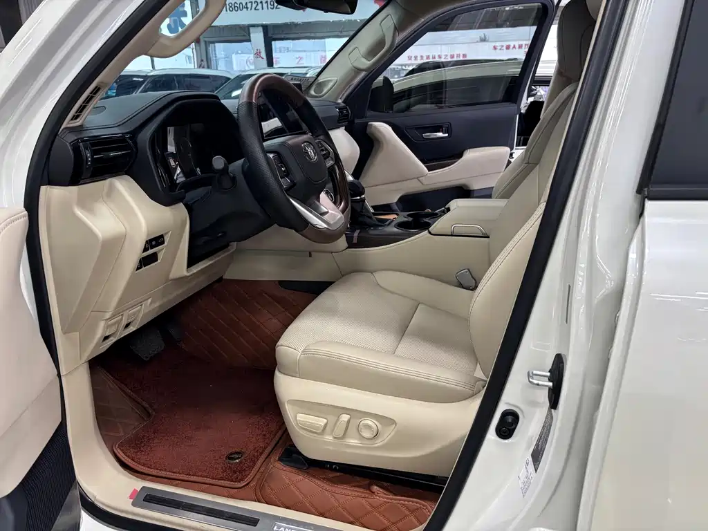 Toyota Land Cruiser 2023 3.5L AT