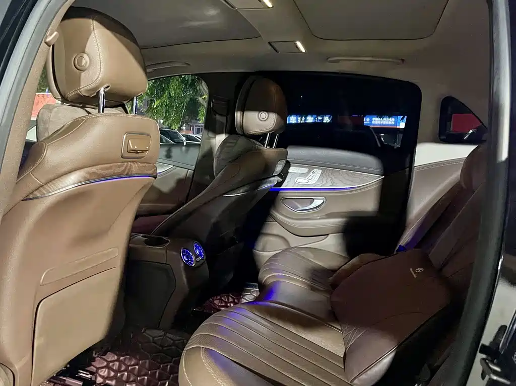 Mercedes-Benz E-Class — миниатюра 6