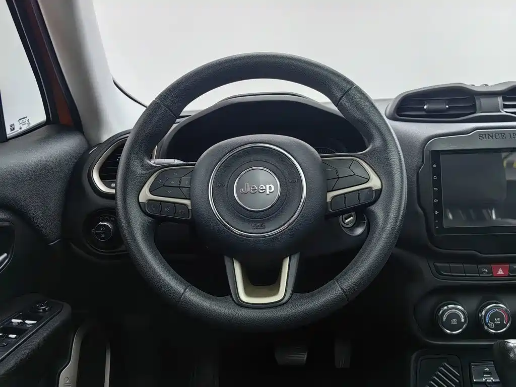 Jeep Renegade — миниатюра 11