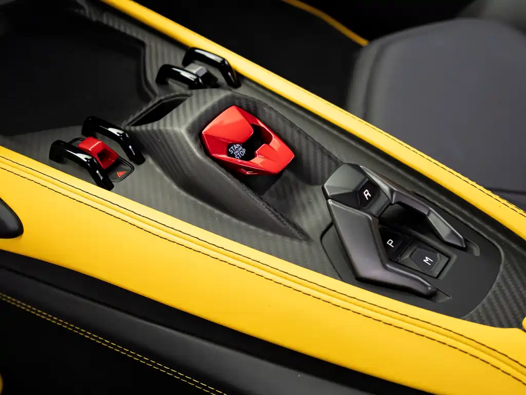 Lamborghini Revuelto — миниатюра 8