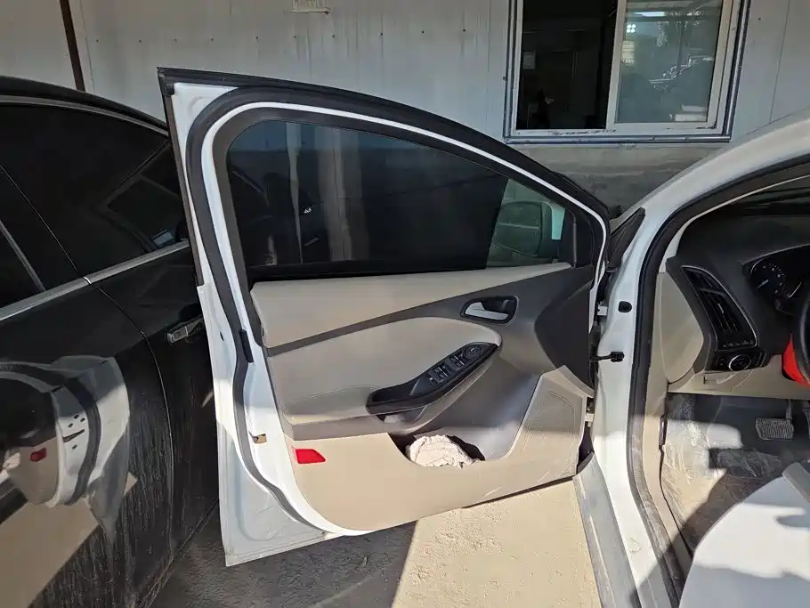 Ford Focus — миниатюра 7