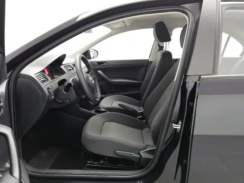 Volkswagen Santana — миниатюра 10
