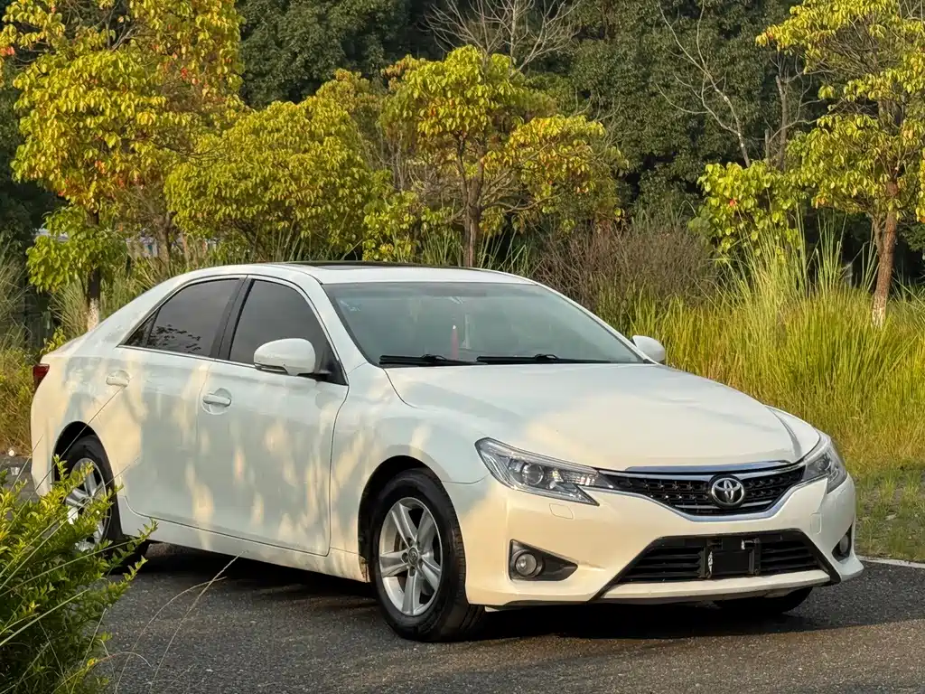 Toyota Reiz — миниатюра 3