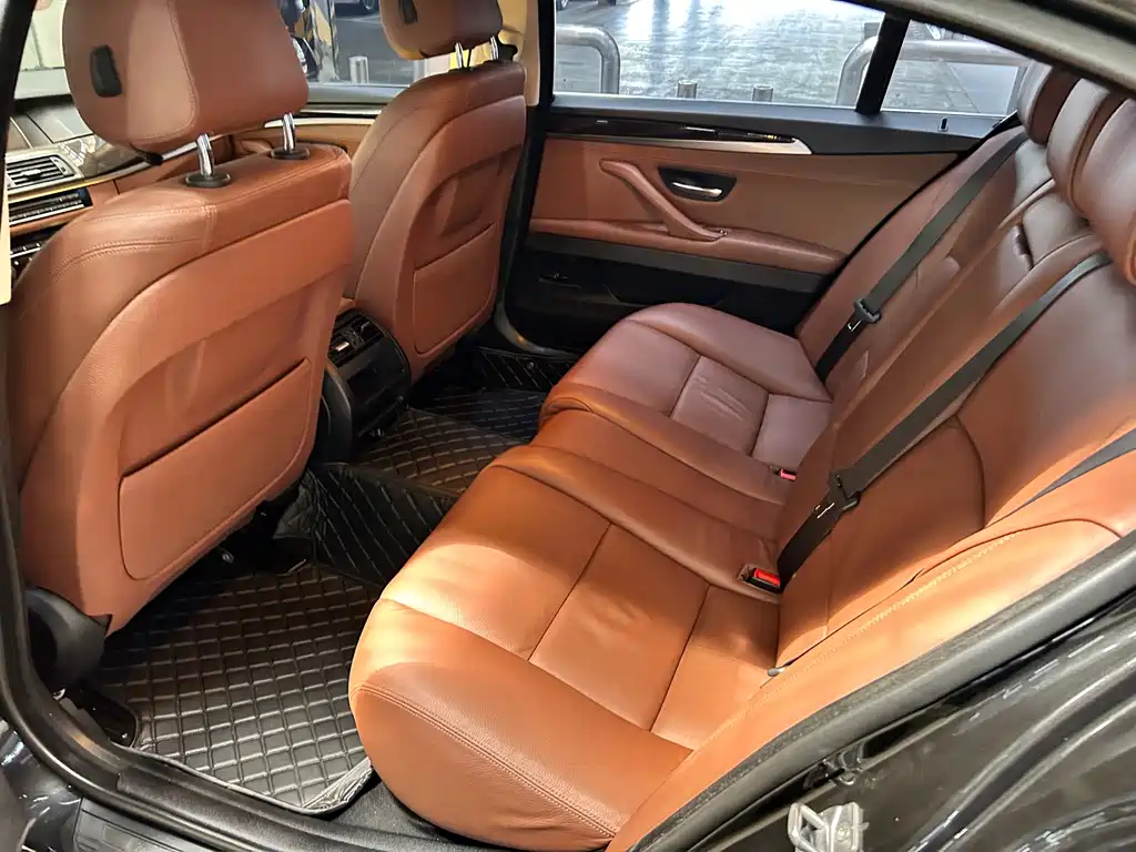 BMW 5 Series — миниатюра 15