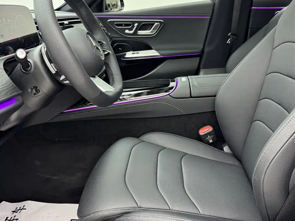 Mercedes-Benz E-Class — миниатюра 8