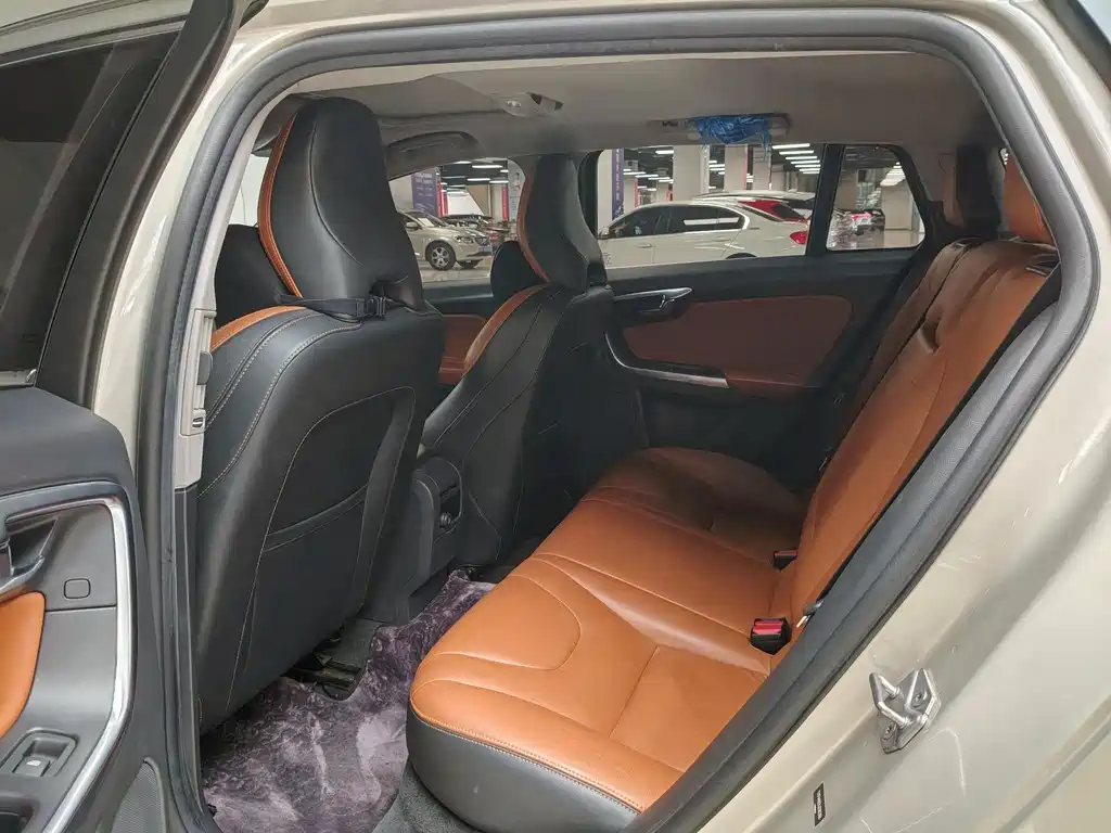 Volvo V60 2017 T5 V