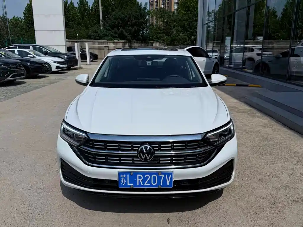 Volkswagen Sagitar 2024 300TSI DSG