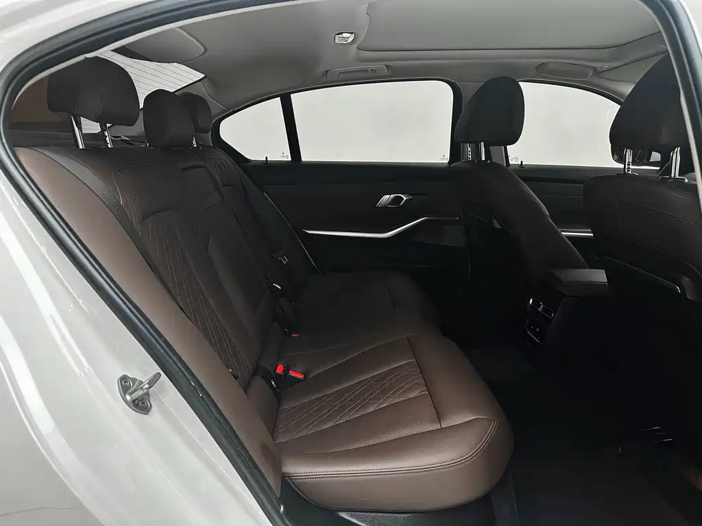 BMW 3 Series — миниатюра 24
