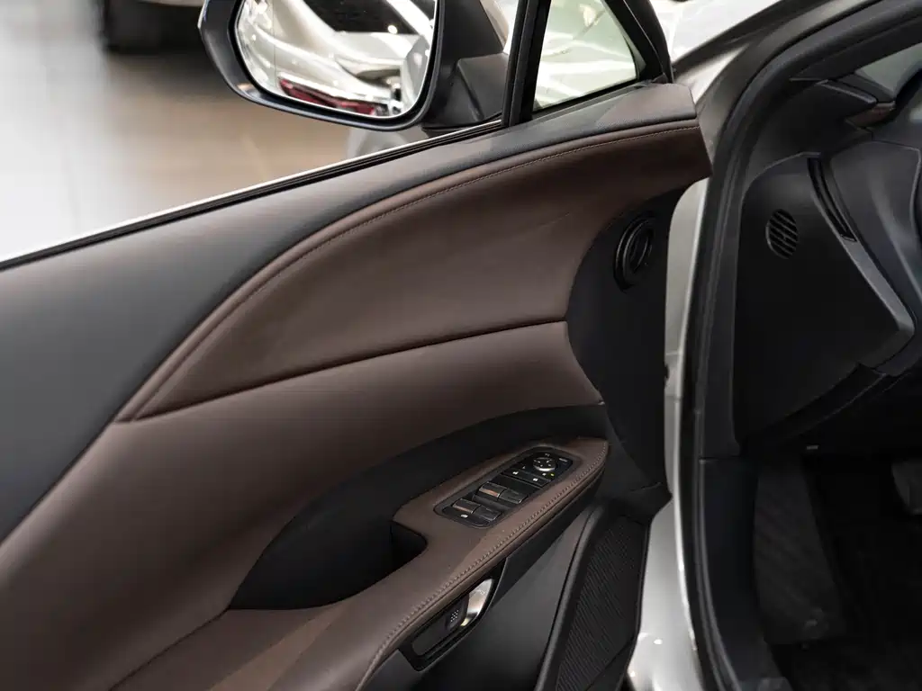 Lexus RX — миниатюра 18