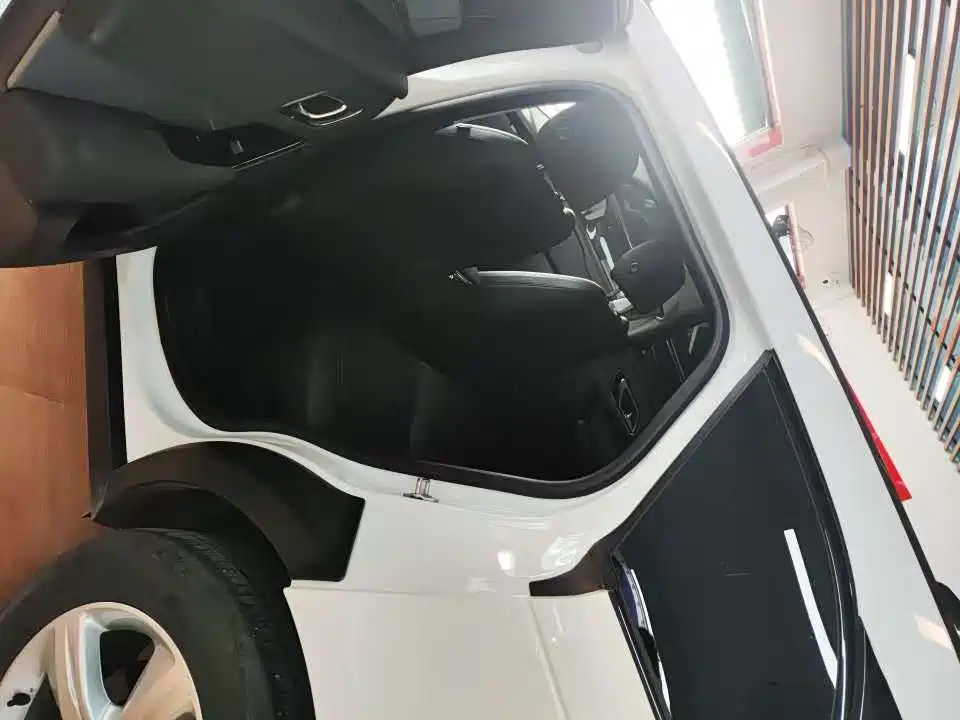 Land Rover Velar — миниатюра 6