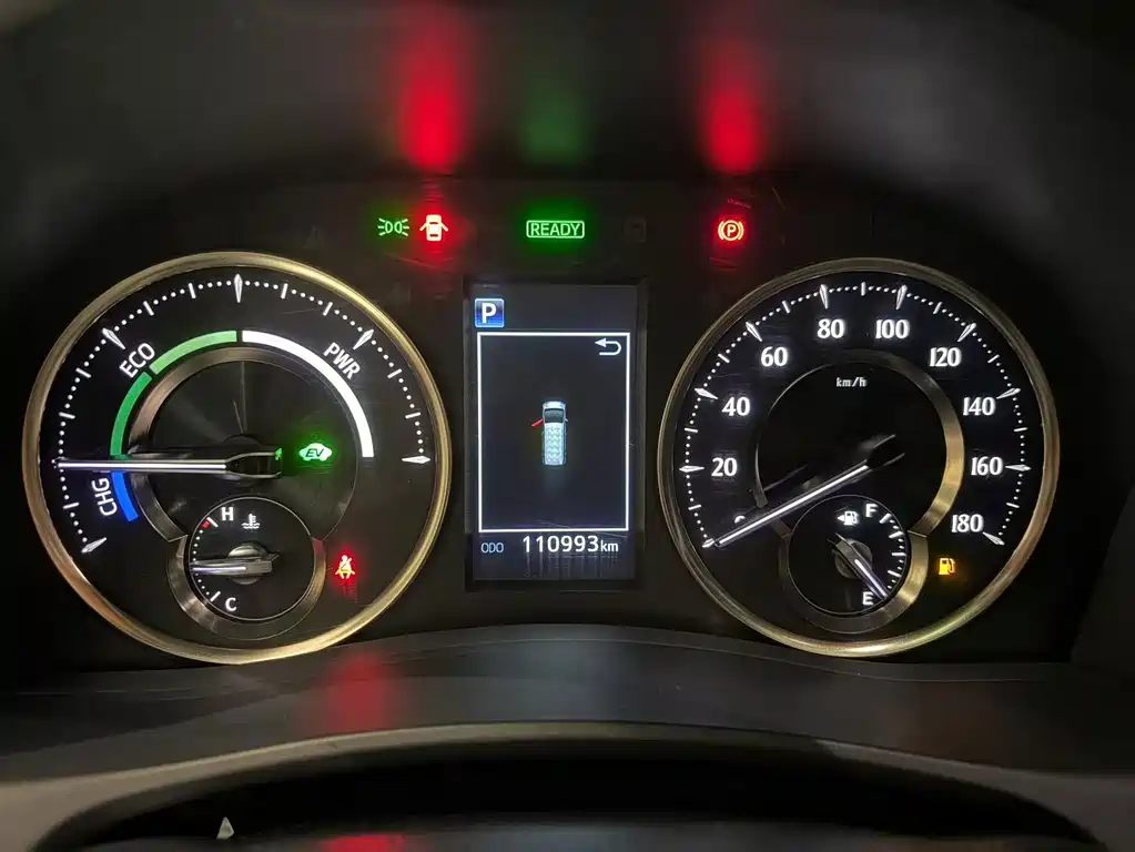 Toyota Alphard — миниатюра 7
