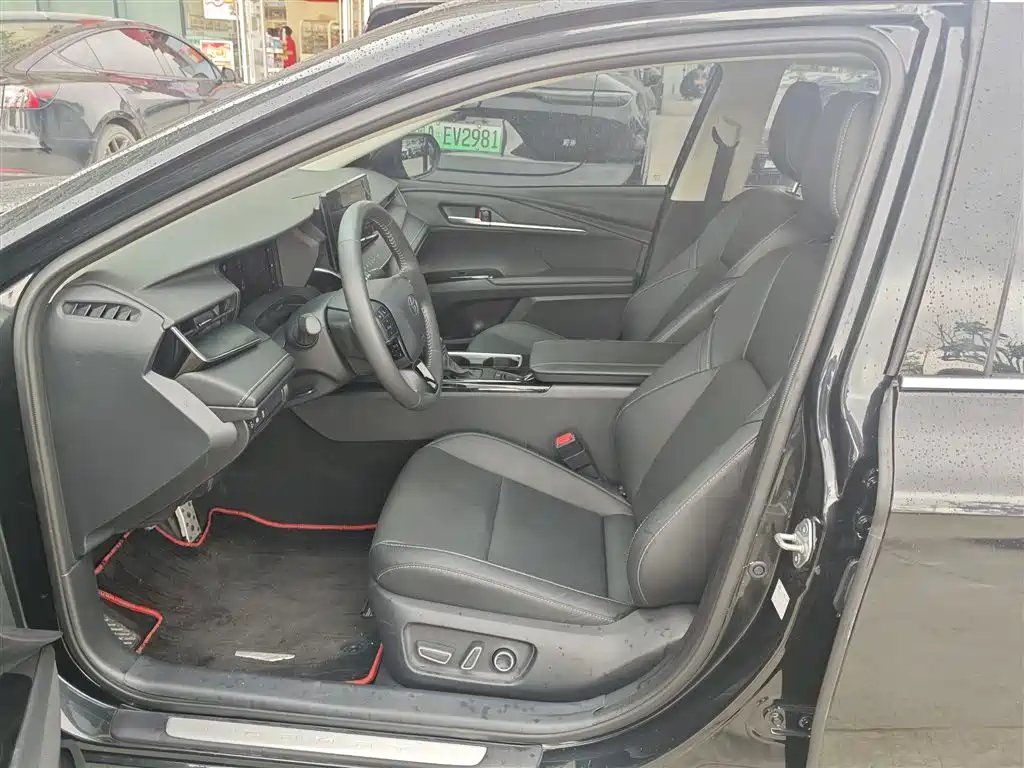 Toyota Camry 2026 2.0HSE Sport Lite