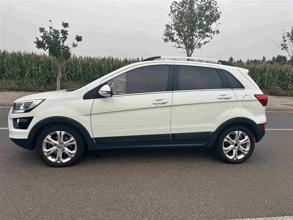 BAIC New Energy EX — миниатюра 12