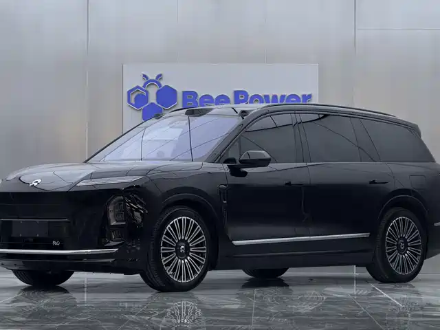 2025 Nio ES8
