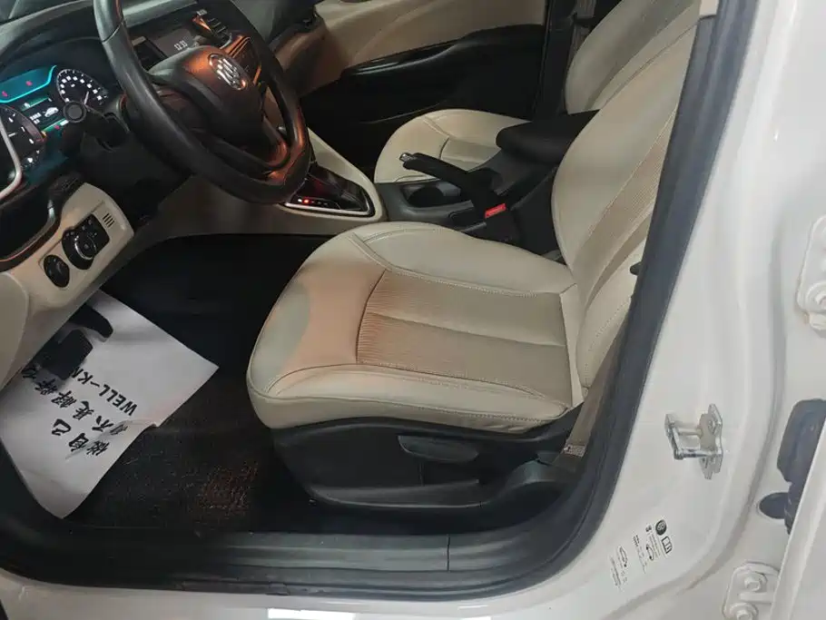 Buick Excelle — миниатюра 9