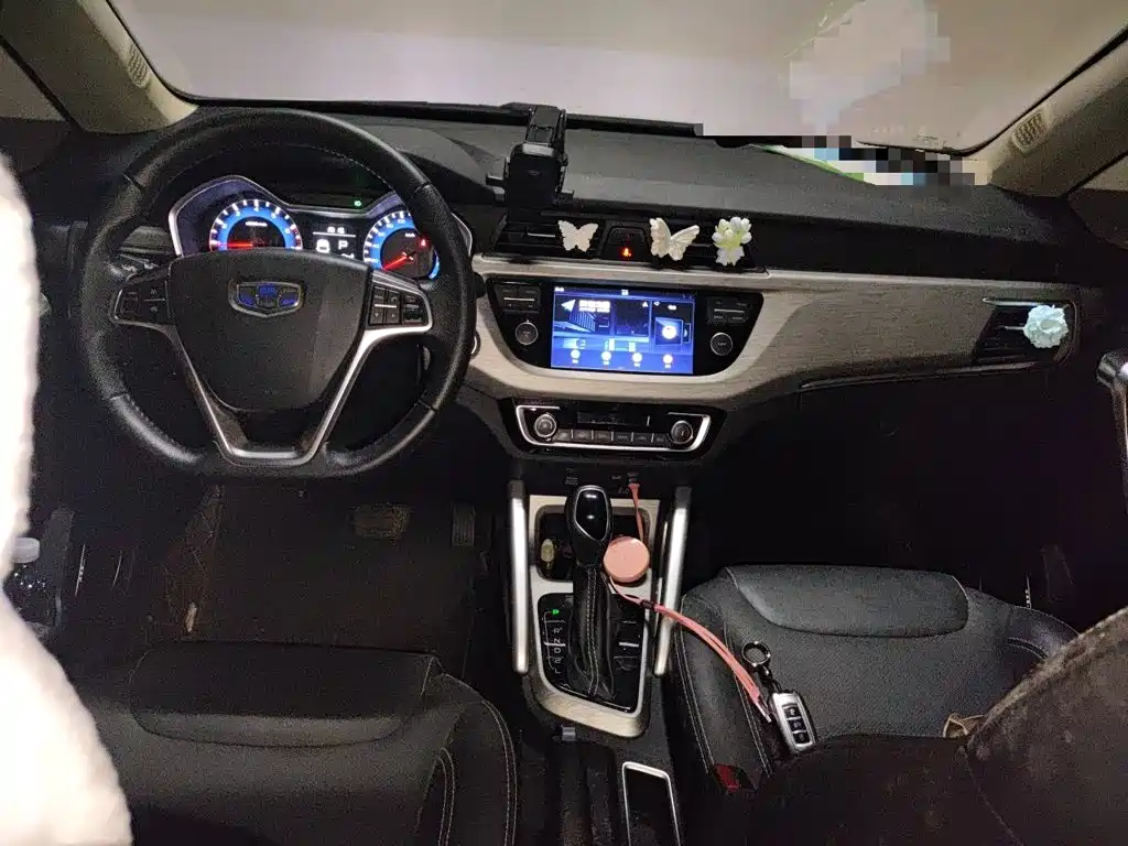 Geely Vision X3 — миниатюра 6