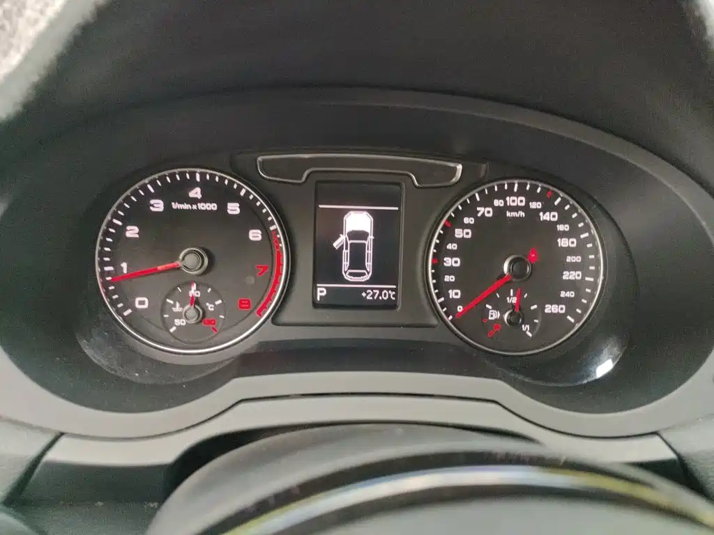 Audi Q3 — миниатюра 12