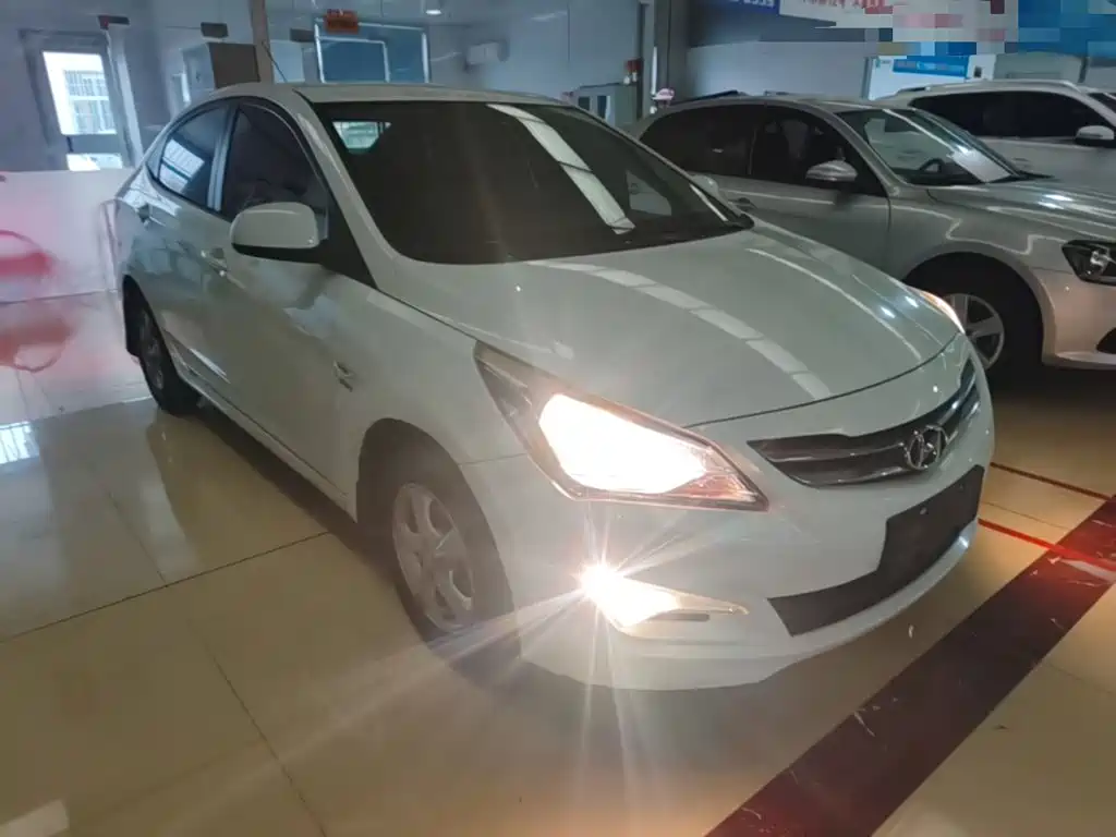 Hyundai Verna — миниатюра 4