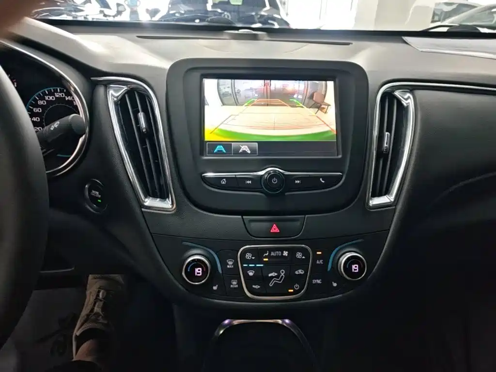 Chevrolet Malibu XL — миниатюра 13