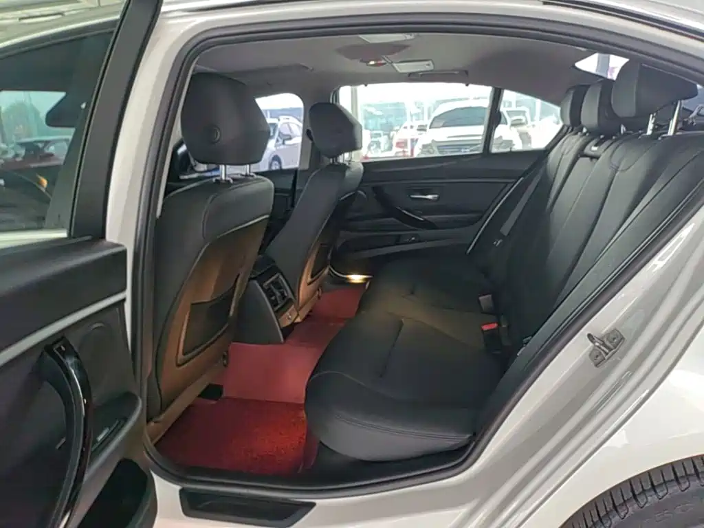 BMW 3 Series — миниатюра 17