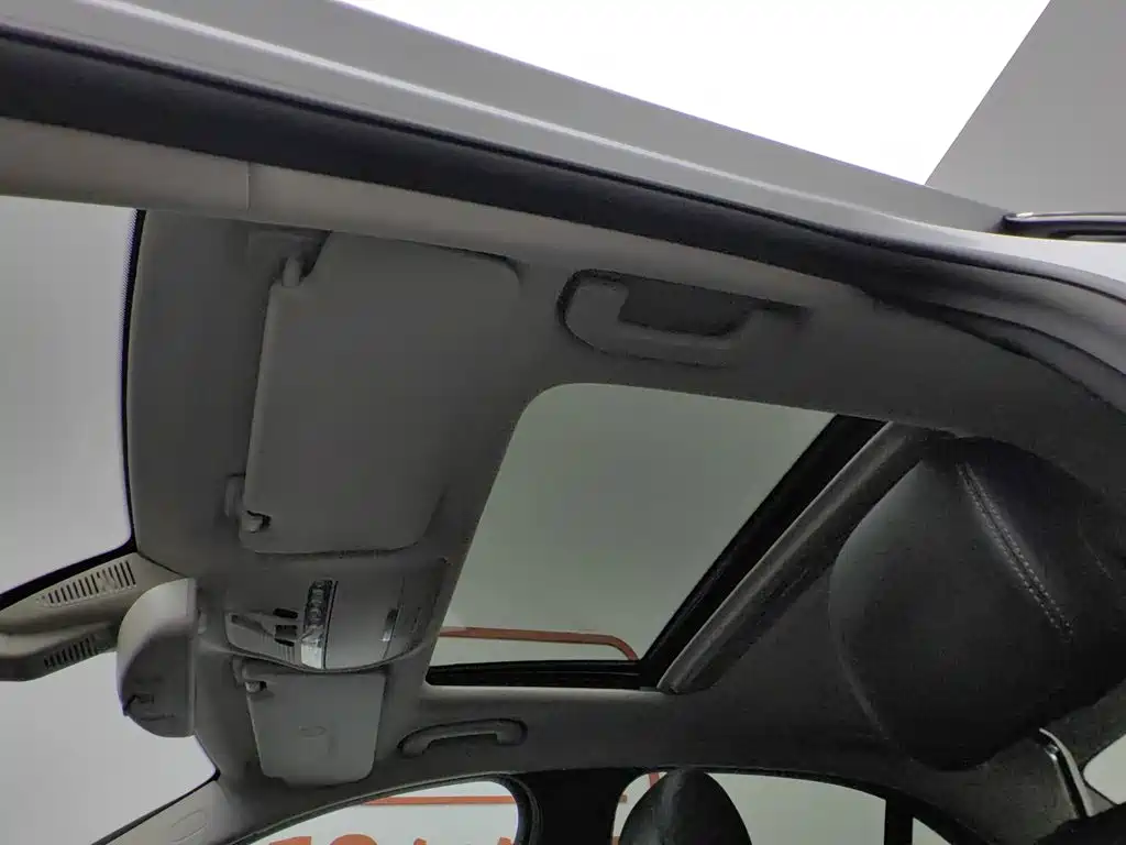 Mercedes-Benz C-Class — миниатюра 14