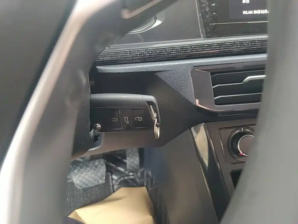 Volkswagen Lavida — миниатюра 9