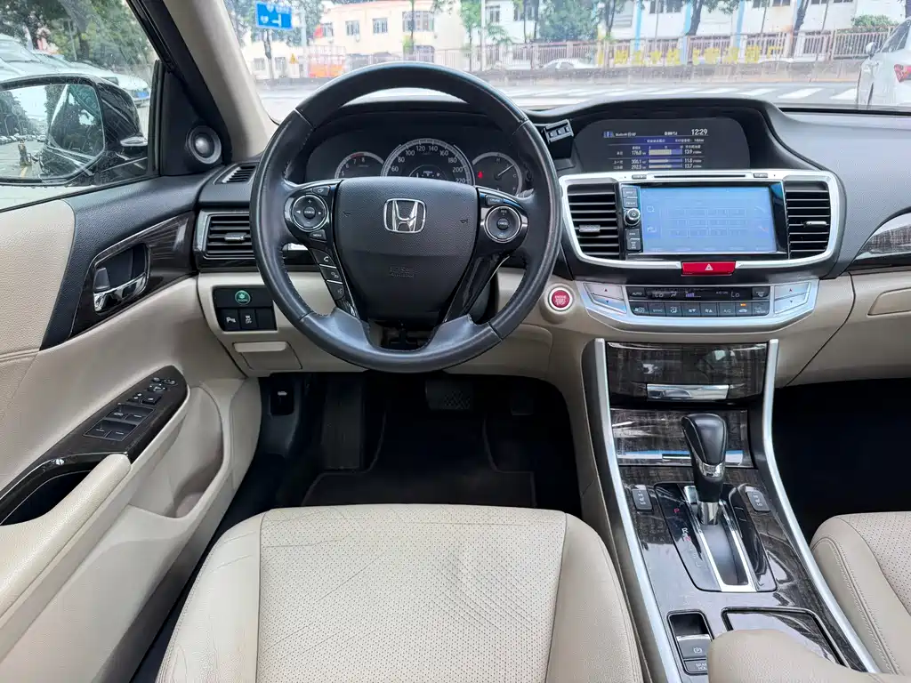Honda Accord — миниатюра 10