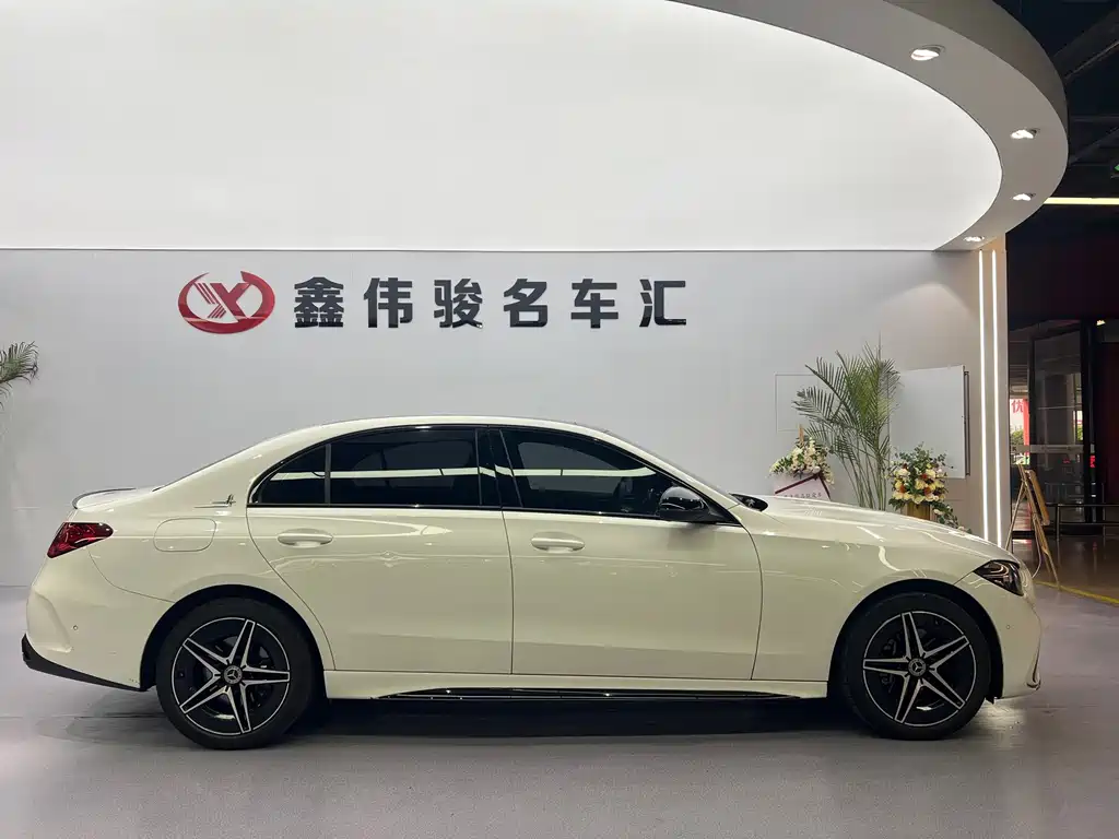 Mercedes-Benz C-Class — миниатюра 5