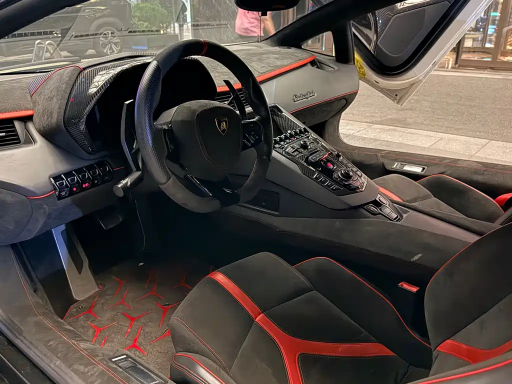 Lamborghini Aventador — миниатюра 4