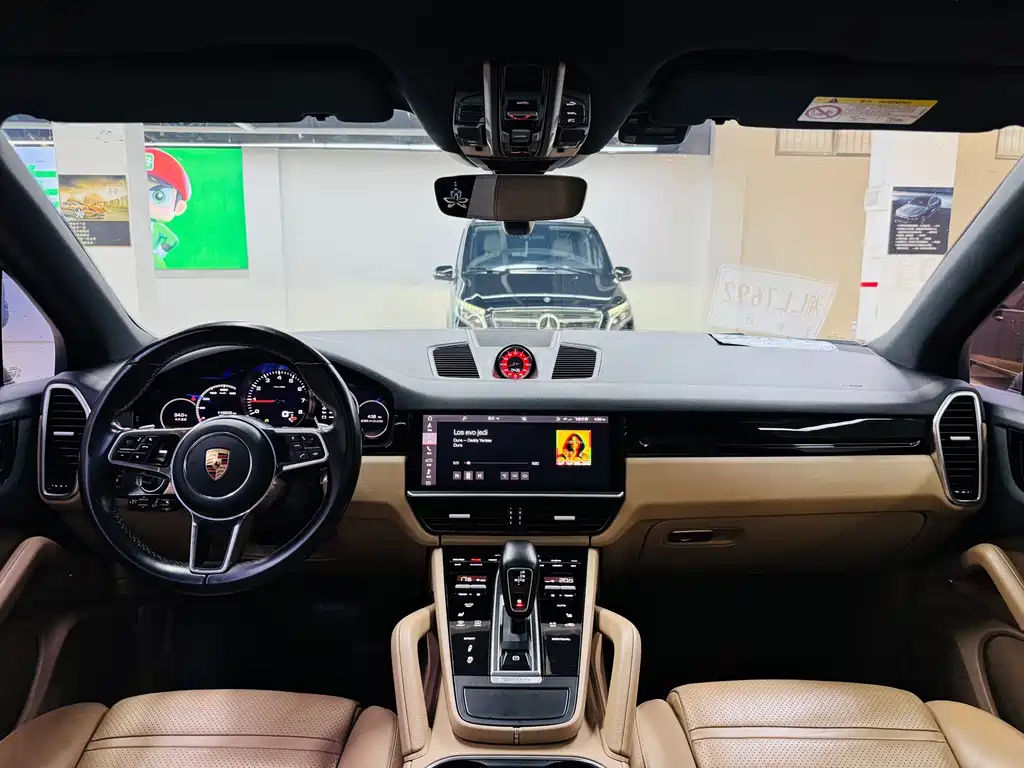 Porsche Cayenne — миниатюра 9