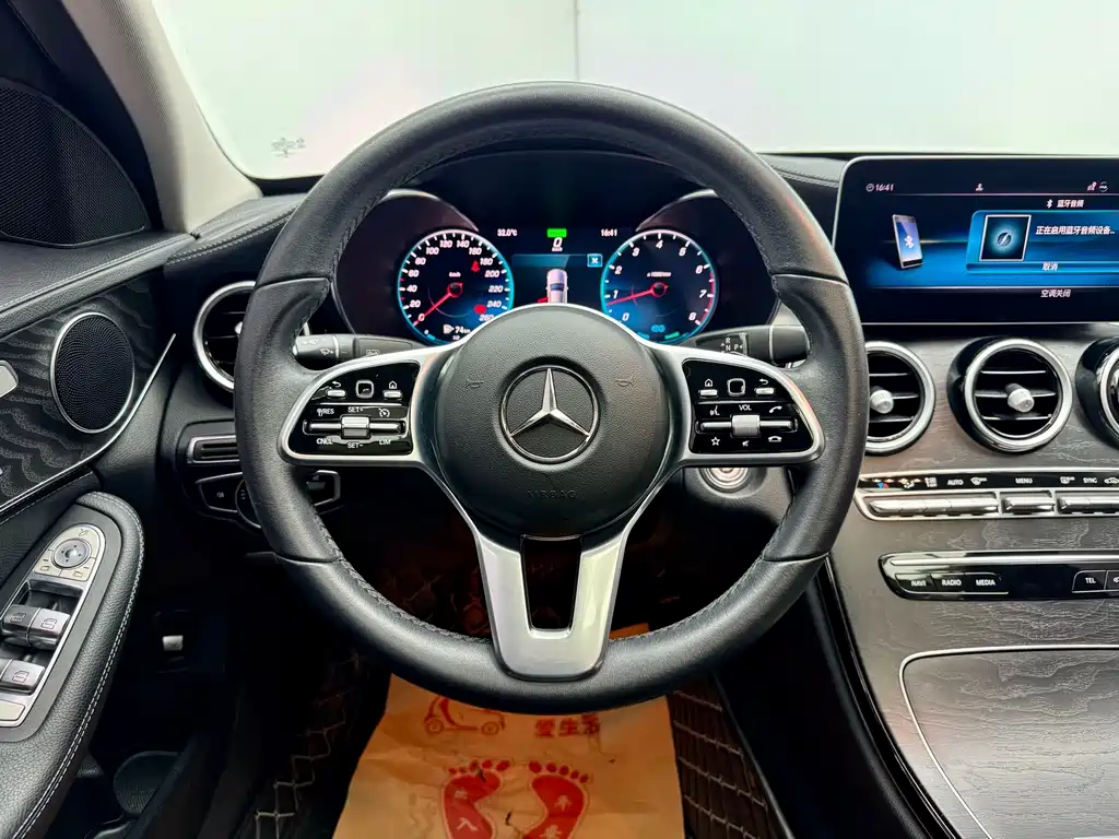 Mercedes-Benz C-Class — миниатюра 16