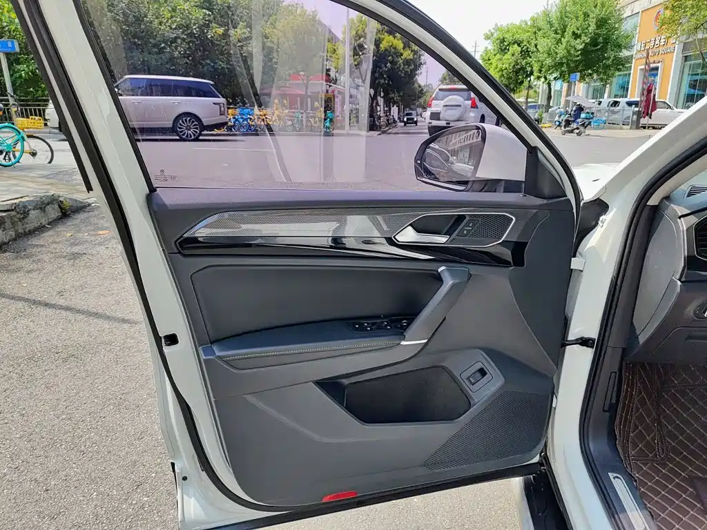Volkswagen TayronX X 2020 330TSI Luxury Smart Connect