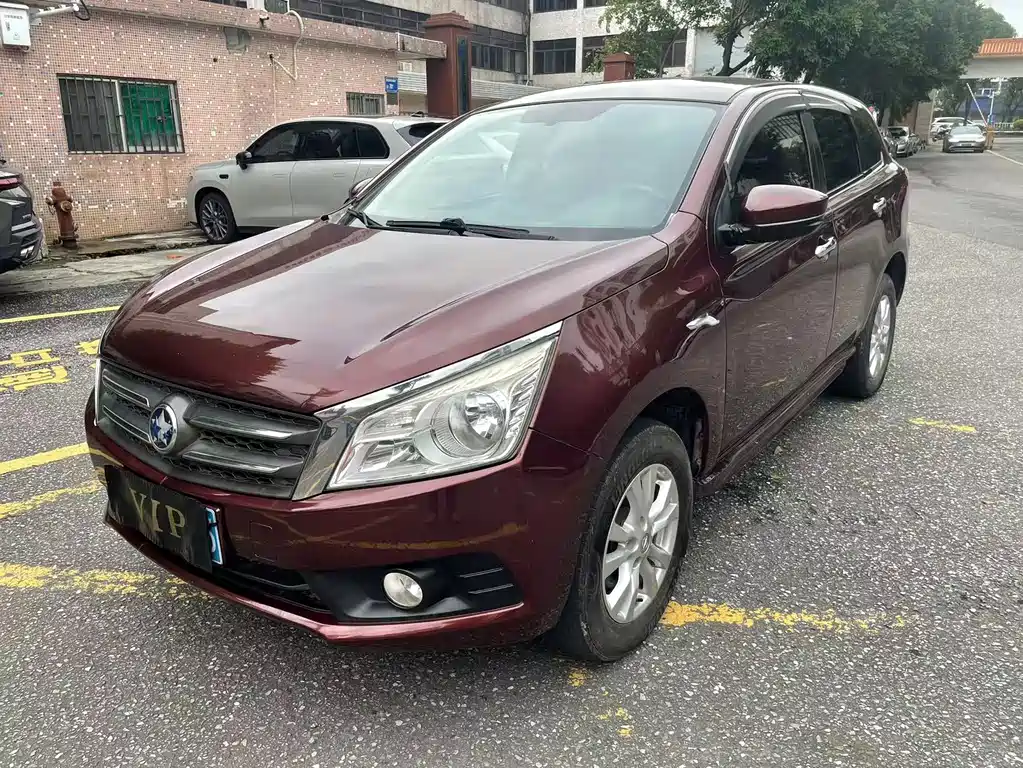 Venucia T70 2015