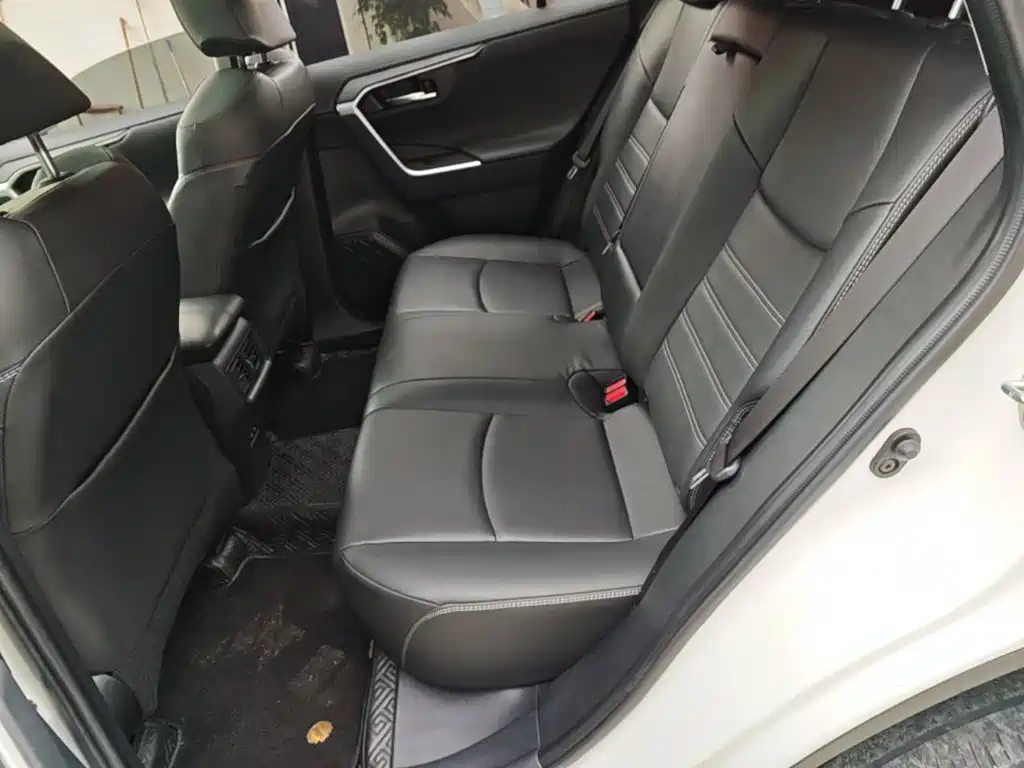 Toyota RAV4 — миниатюра 17