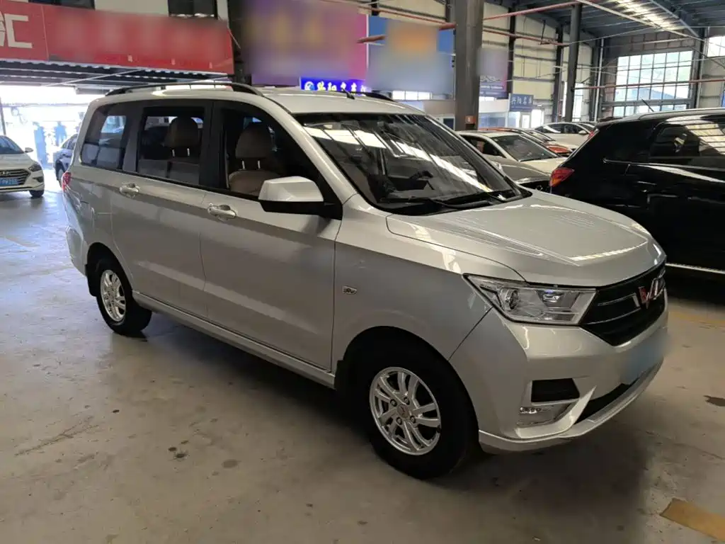 Wuling Hongguang — миниатюра 4