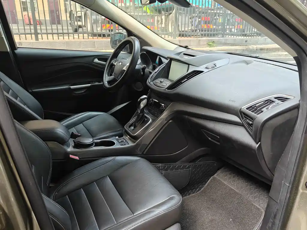 Ford Kuga — миниатюра 11