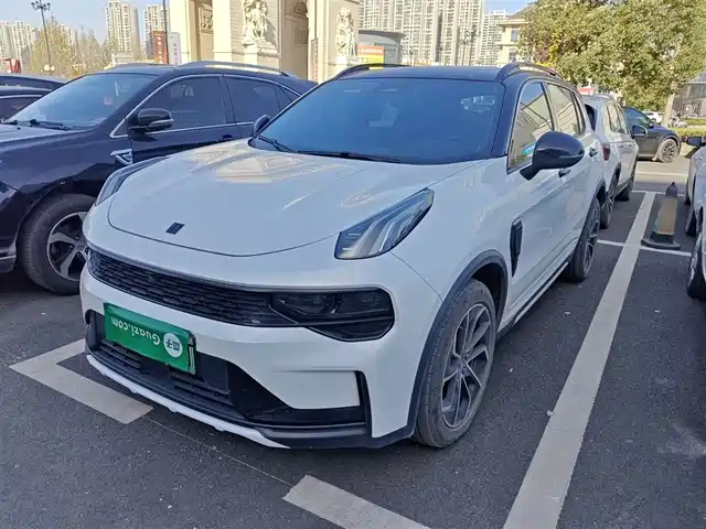 LYNK &CO. 01 EM P 2022