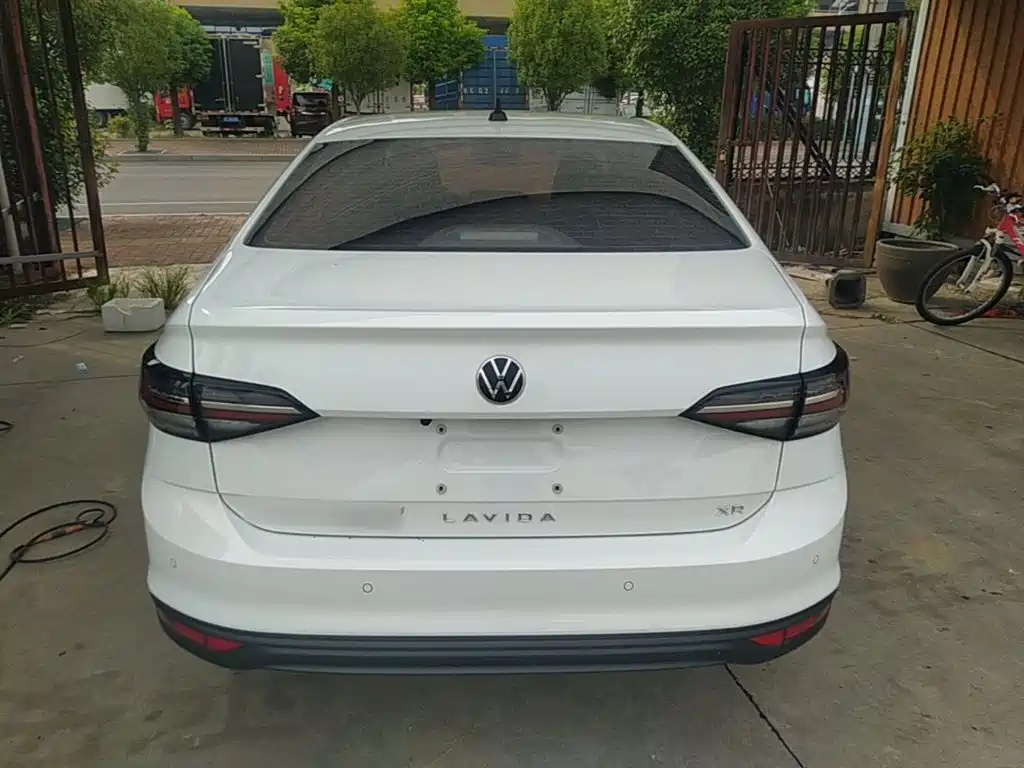 Volkswagen Lavida — миниатюра 6