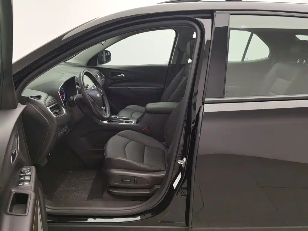 Chevrolet Equinox — миниатюра 10