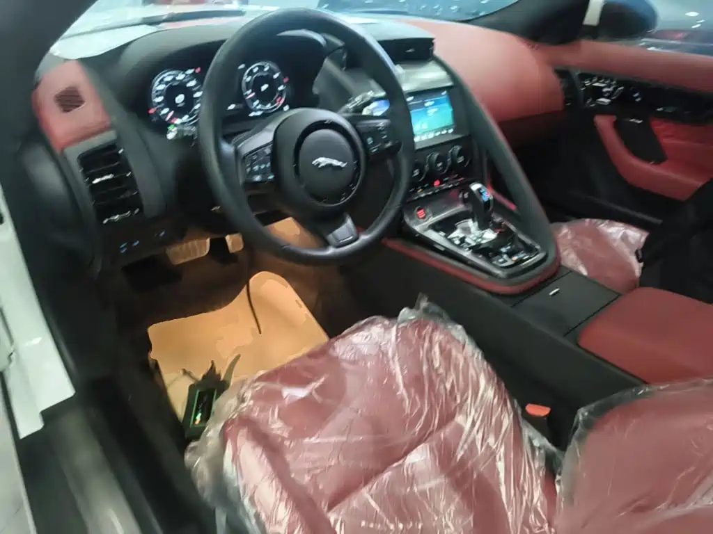 Jaguar F-Type 2024 P300 75